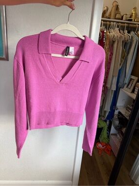 H&M Pink Collared V-Neck Cropped Sweater